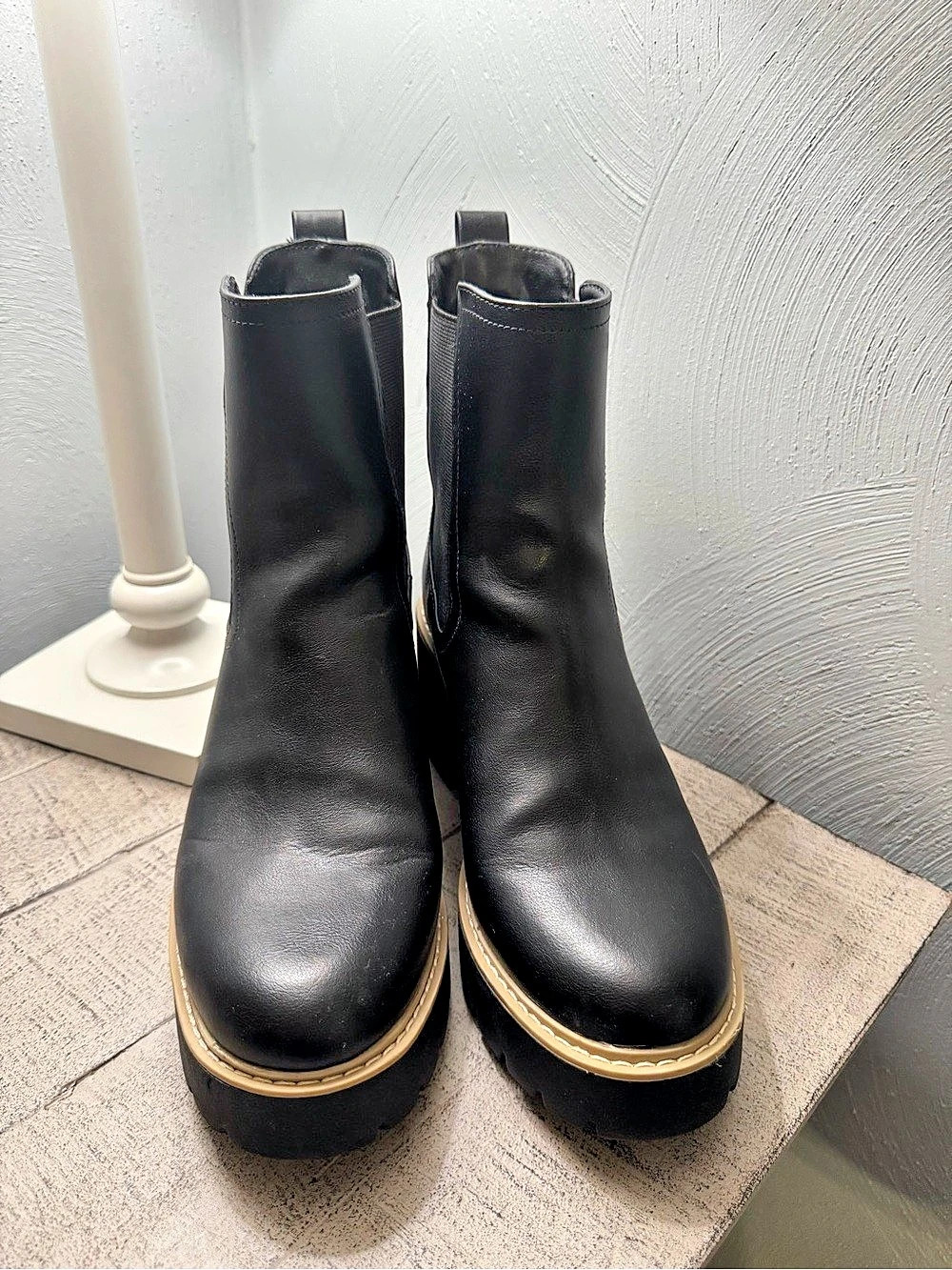 Dolce Vita Black Platform Heeled Boots US 9.5 Like New